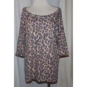 Women's Lucky & Blessed Animal Print 3/4 Cuffed Sleeve Soo Soft Top Size S